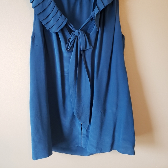 Banana Republic sleeveless silk blouse - Picture 6 of 6